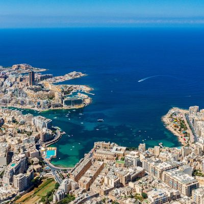 bờ biển Malta nơi có chỗ đậu cho các siêu du thuyền